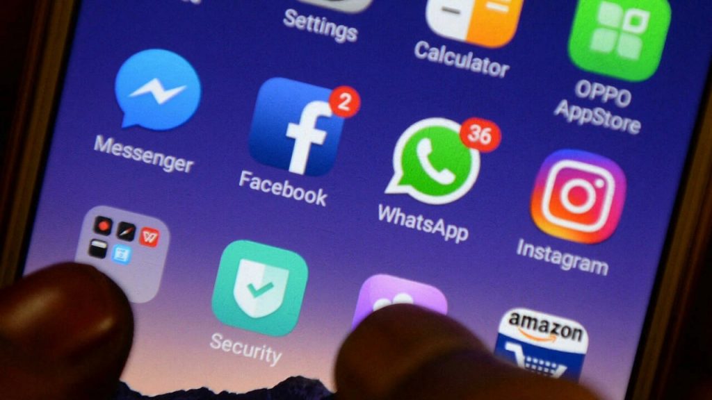 WhatsApp Facebook and Instagram are down